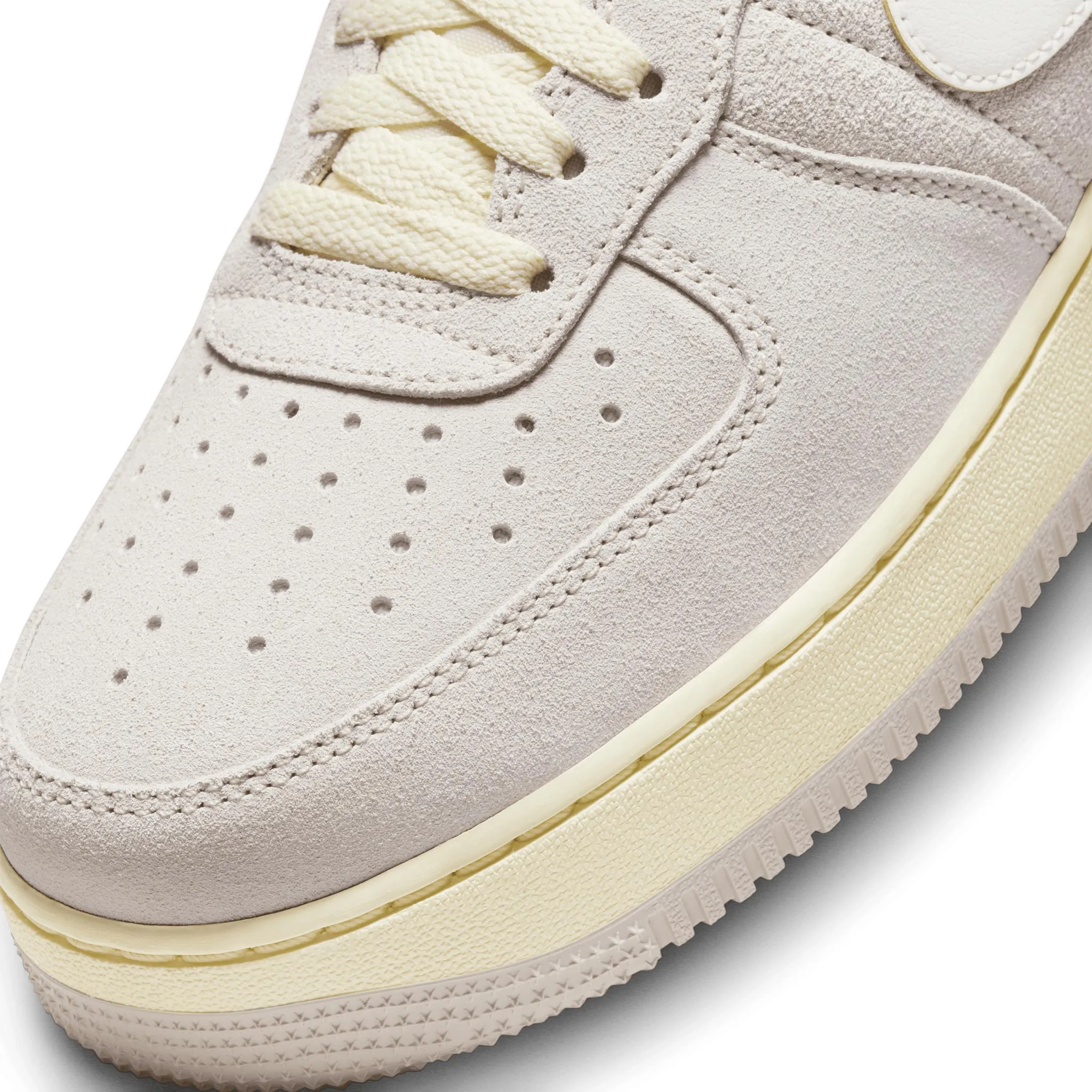 Air Force 1 07 FQ8077-104 LT Orewood Brown