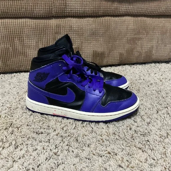 Air Jordan 1 Mid Purple &amp;  women  Size 8.5 Retro Basketball Shoes.