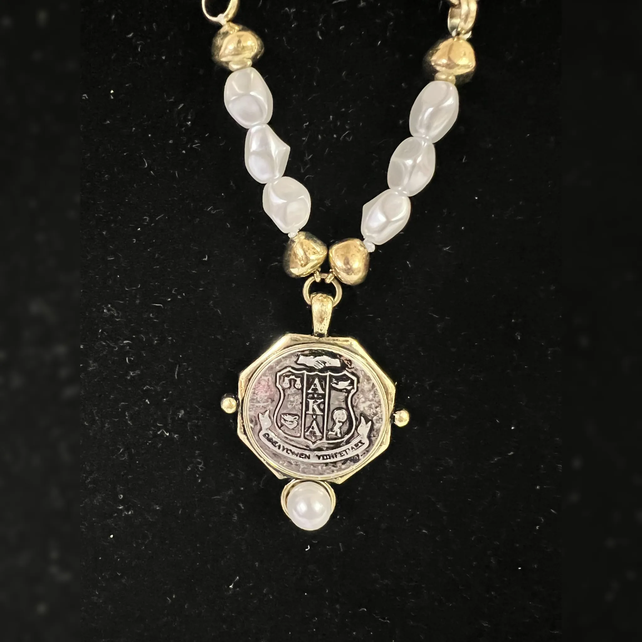 AKA | Coin Pearl Shield Style Pendant