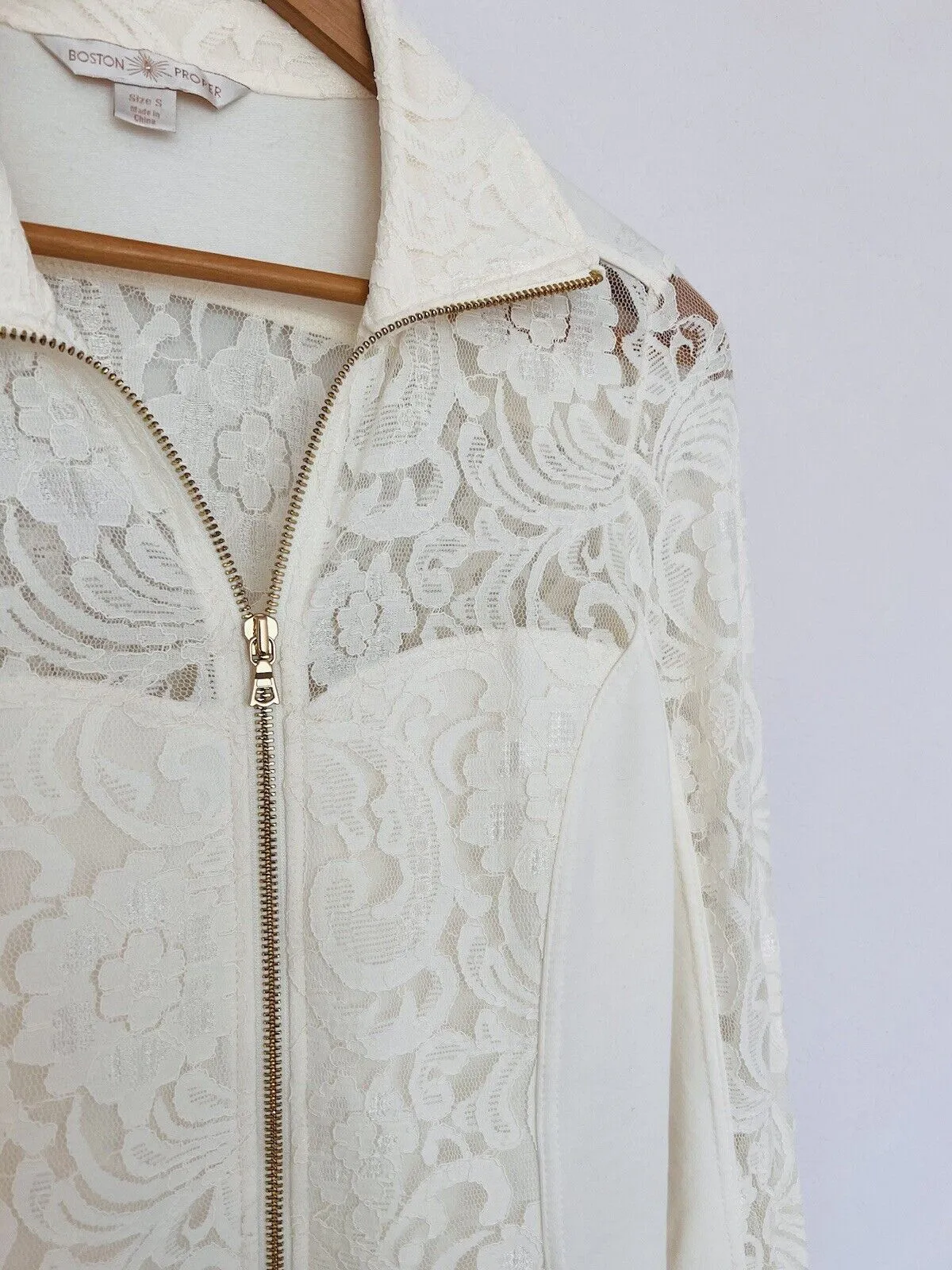 BOSTON PROPER Womens Mix Media Jacket Sz S Lace Jersey Gold Zip Ivory
