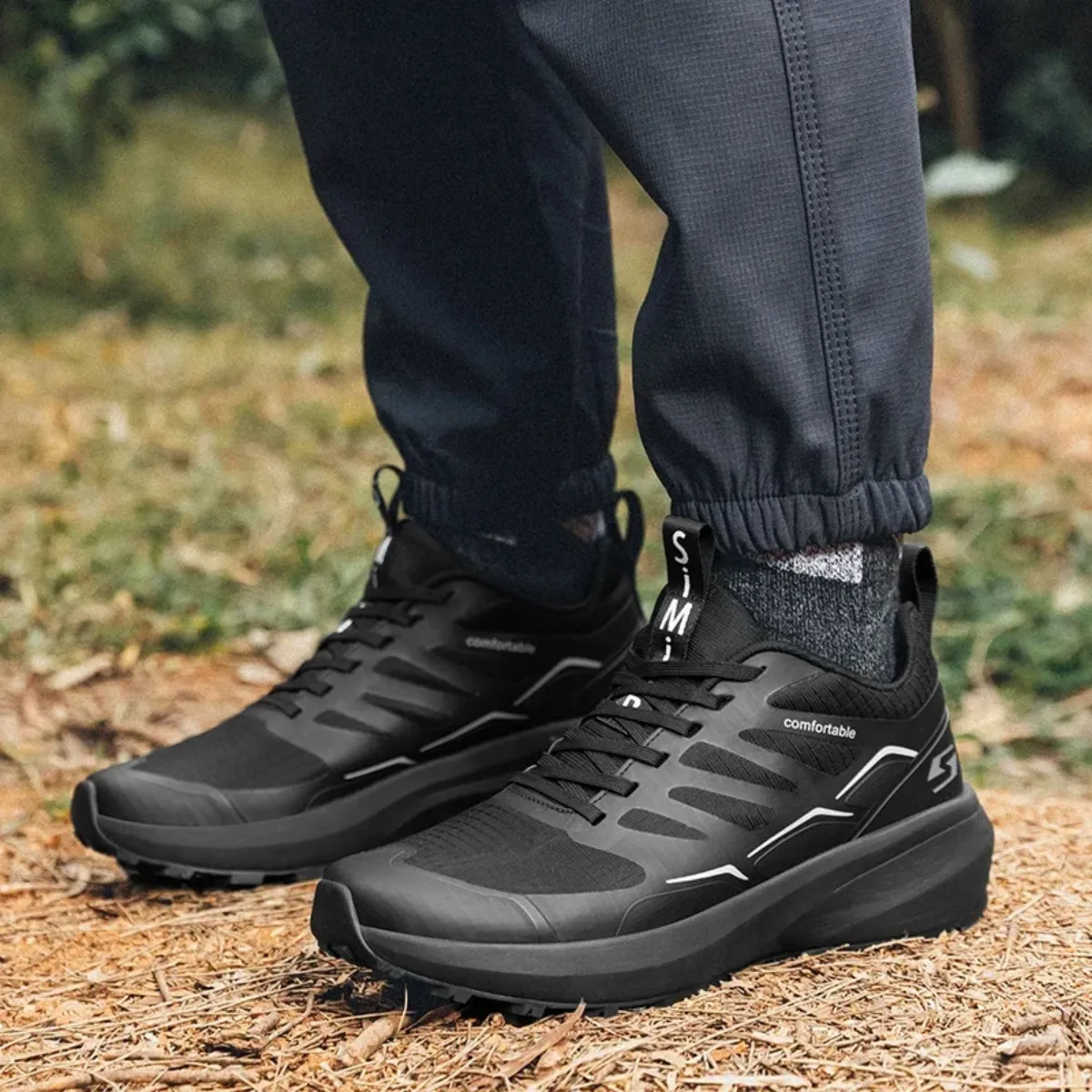 Comfortable walking shoes for men with arch supports