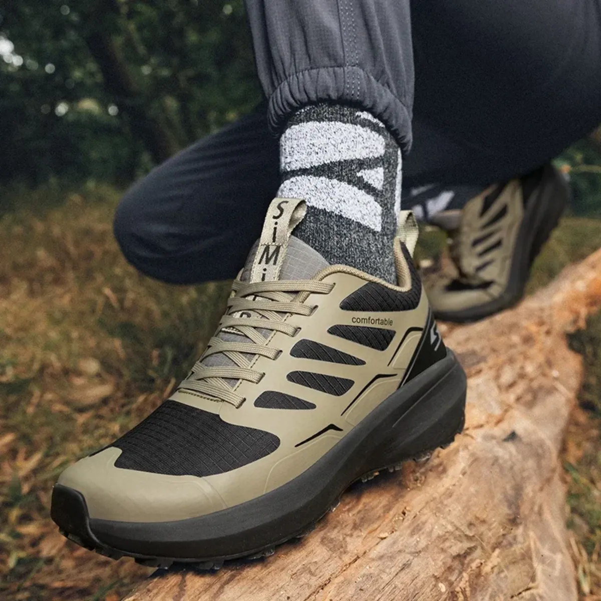 Comfortable walking shoes for men with arch supports