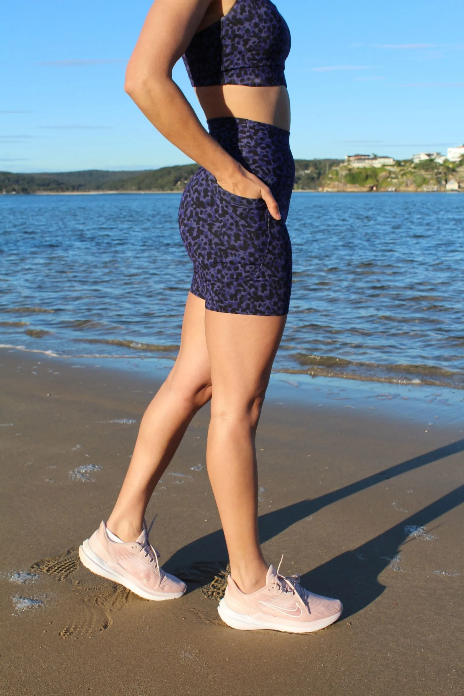High Waist Mid Shorts - Atomic
