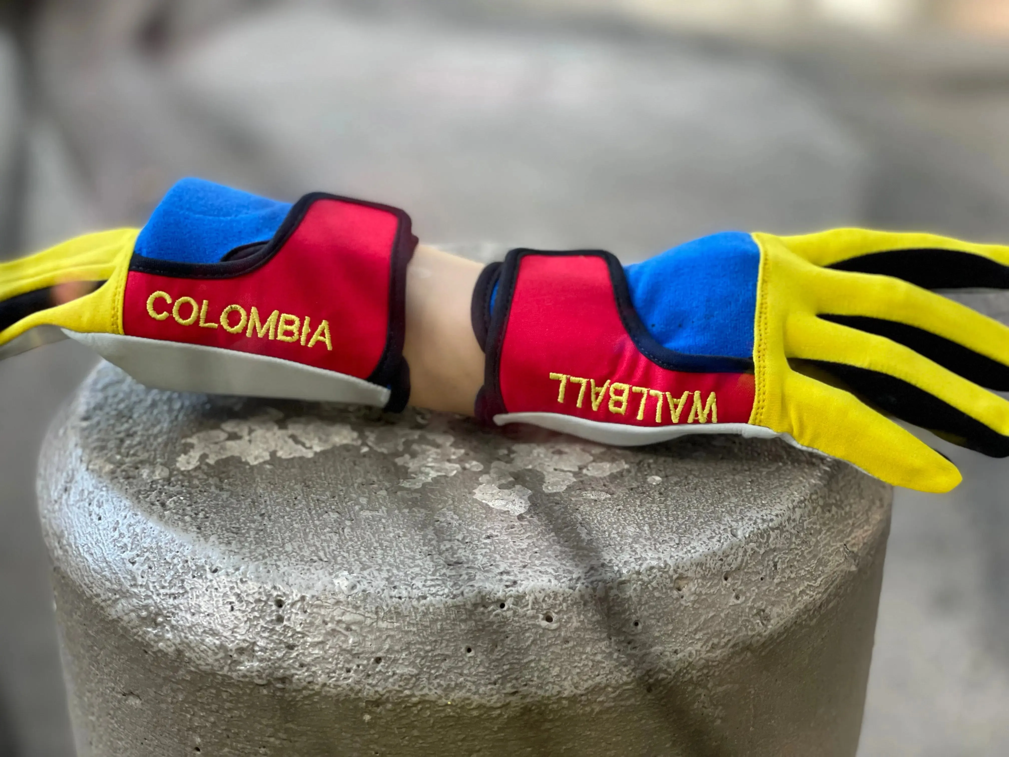KOTC PRO Colombia Wallball Gloves Unpadded Palms
