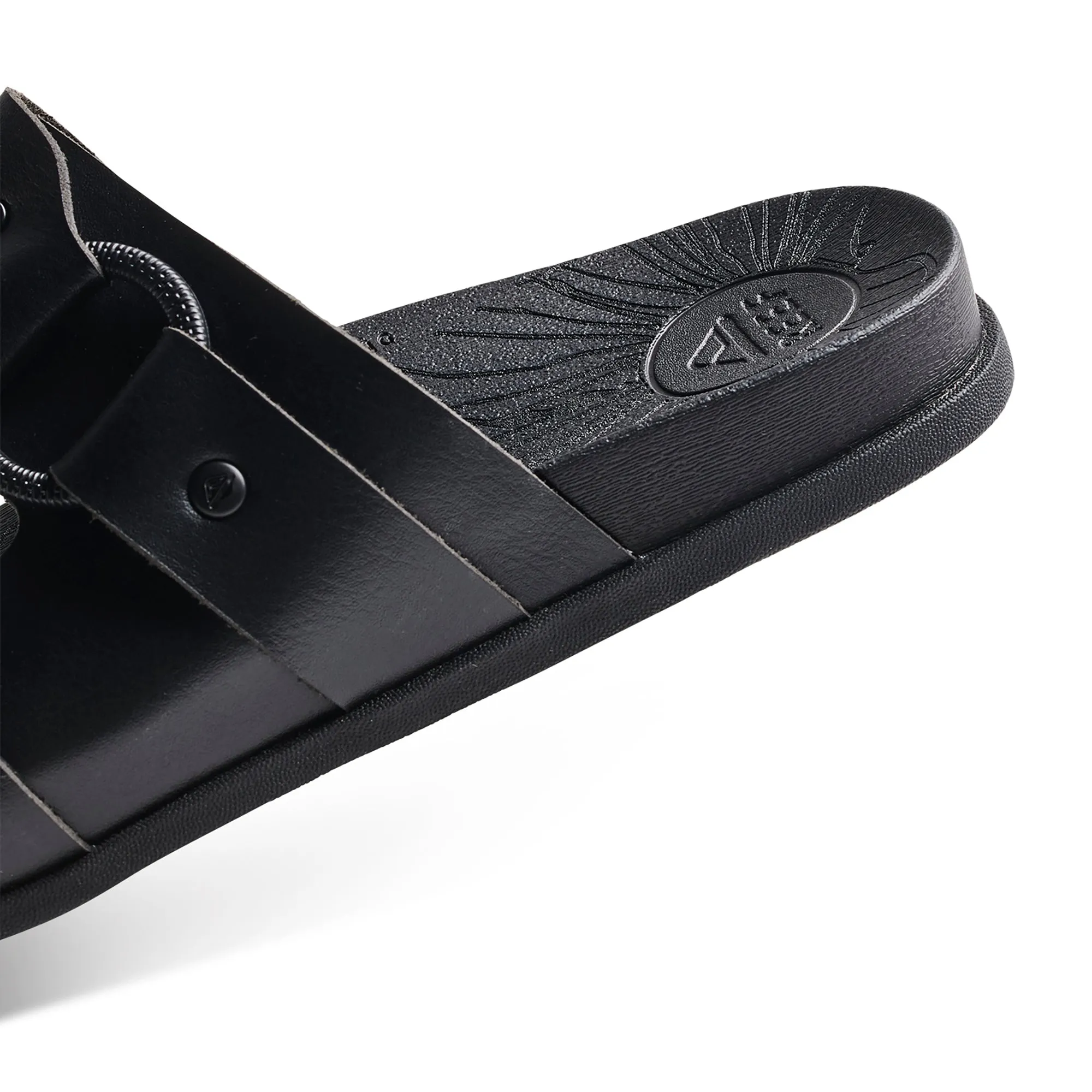REEF CUSHION VERA CRUZ - BLACK NIGHT