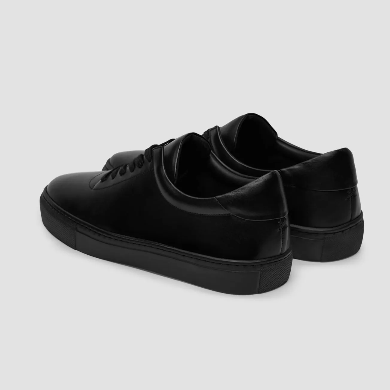 The Proper Sneaker Low 001 Black (Legacy Series)